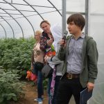 O możliwościach uprawy gatunków miechunek należących do warzyw opowiadał student ogrodnictwa, Szymon Badarycz, fot. G. Wojcieszek