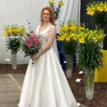 Modelka z wiązanką ślubną z lilii Liber Rosso_ deJong Lelies_Dutch Lily Days 2025_fot. A-Cecot