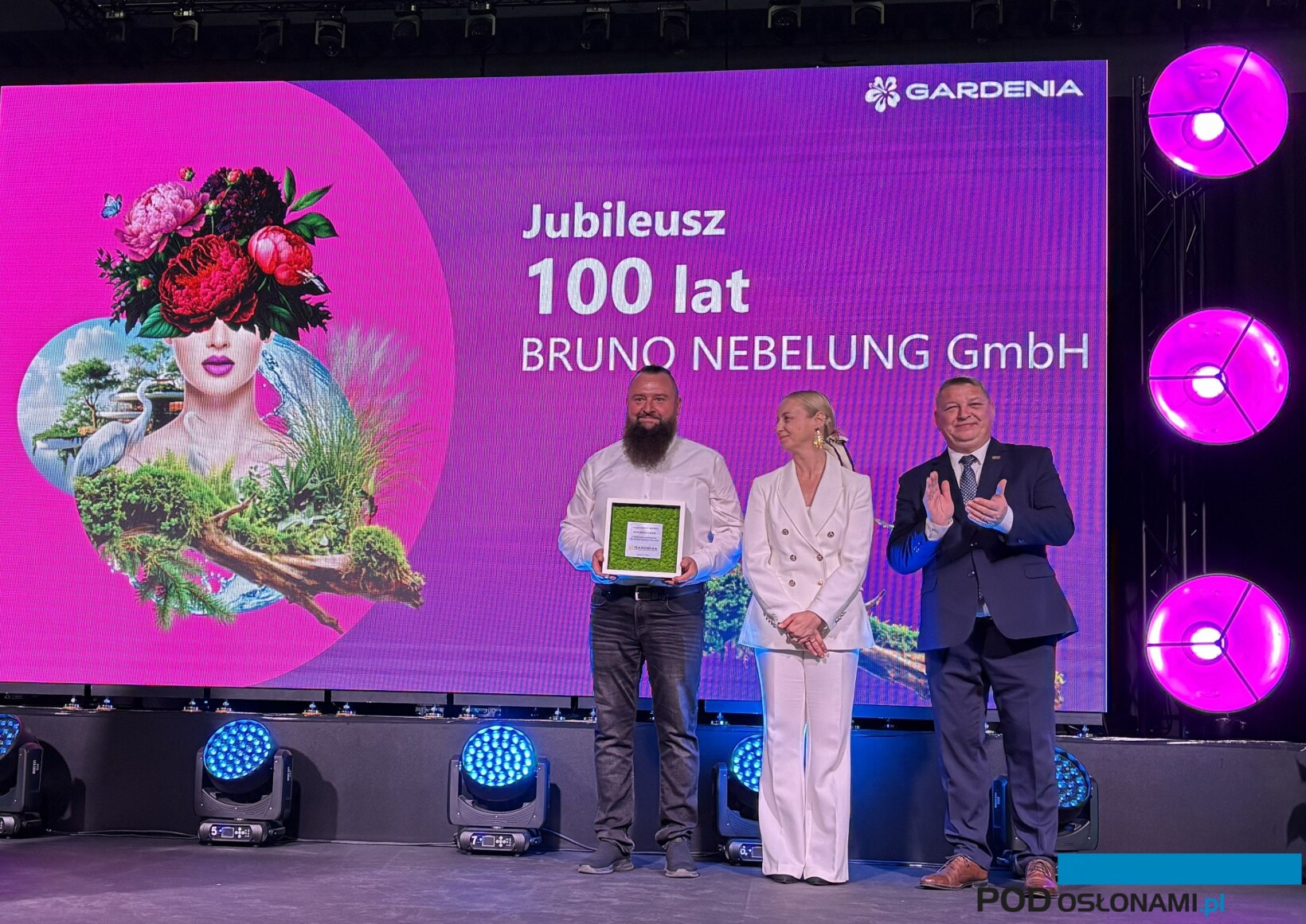 Wojciech Bartnicki z firmy Bruno Nebelung odebrał jubileuszową nagrodę z rąk dyrektor projektu Gardenia Pauliny Manieckiej i dyr. grupy produktów Grupy MTP Dariusza Muślewskiego_Gardenia 2025_fot. A-Cecot