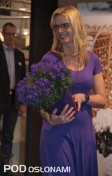 Anett Madsen z firmy PKM Fairytale Flowers prezentuje dzwonek (Campanula) GET ME® ‘Dark’